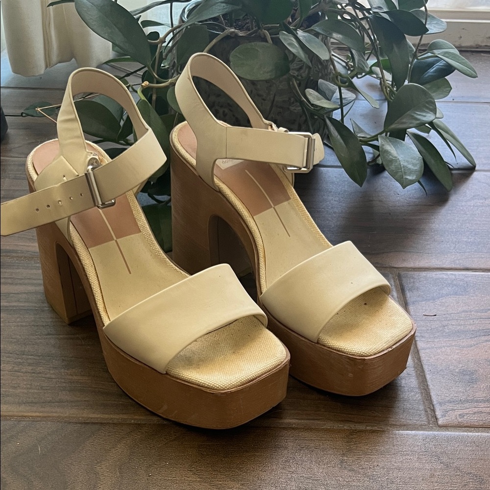❌SOLD❌Dolce Vita Platform Sandals